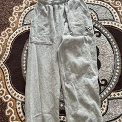 Nike sweet pants-size small