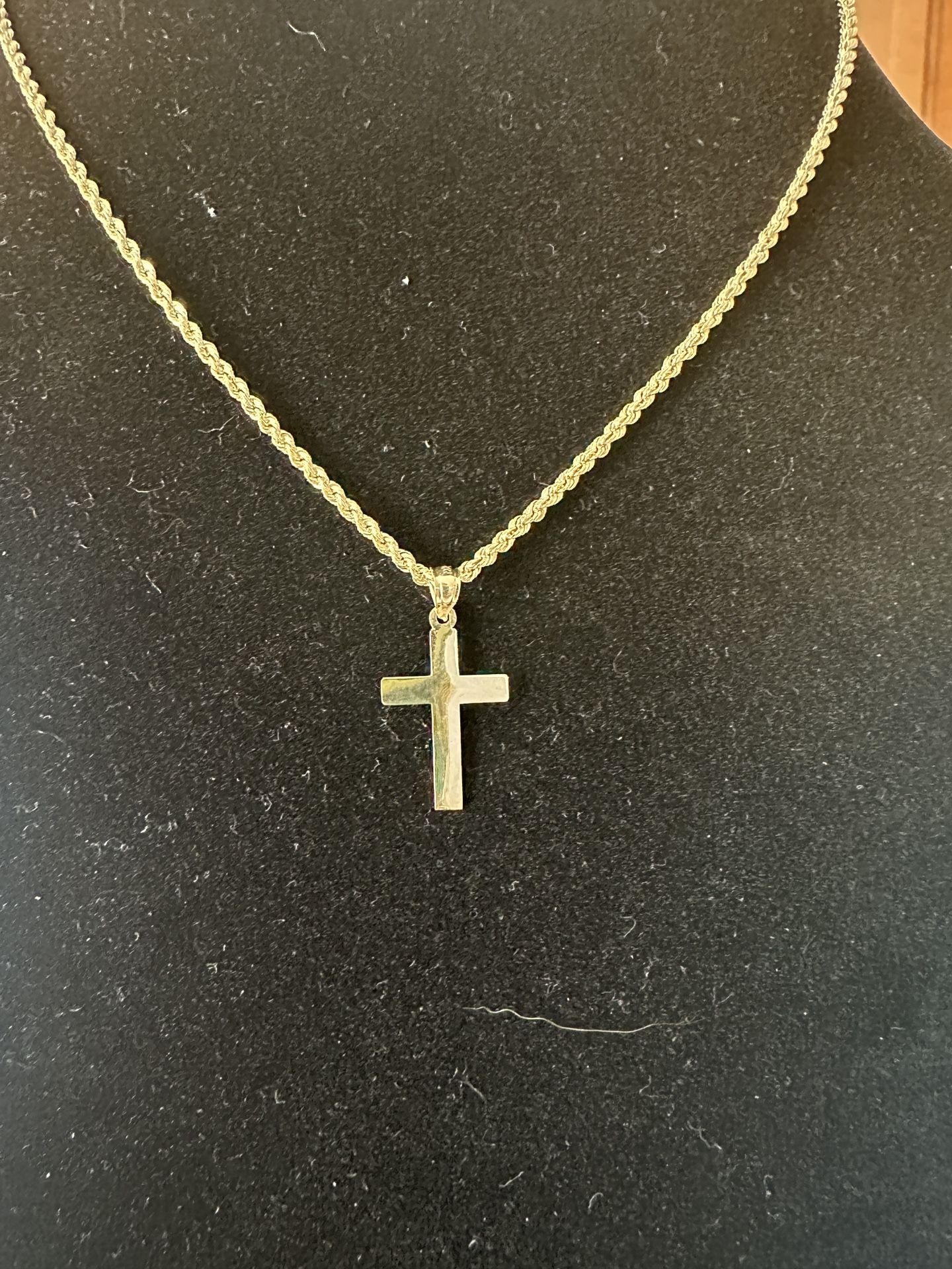 10kt Yellow Gold Cross Pendant With Rope Chain 18”