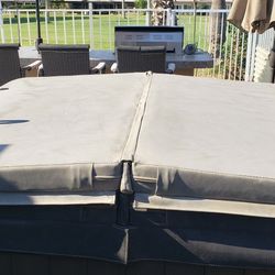 Free ..Used 7ft Spa Cover Cover Grey In Color