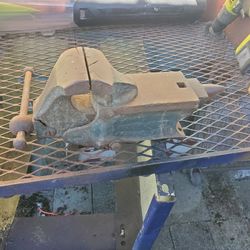 Cheney Anvil vise