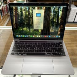 Macbook Pro 13 inch 2018 Four Thunderbolt 3 Ports Touch bar core i5 8GB RAM 512GB SSD 