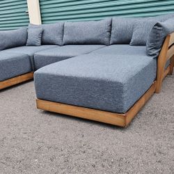 FREE DELIVERY!!! Inside Weather "Bondi" 5pc Modular Couch ($5.4K Retail...65% + OFF!!!)