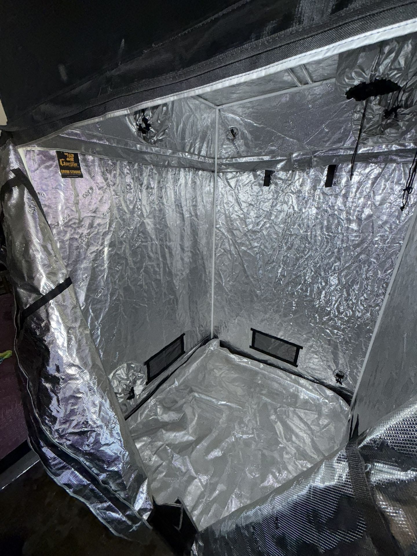 Gorilla Grow Tent + Grow gear