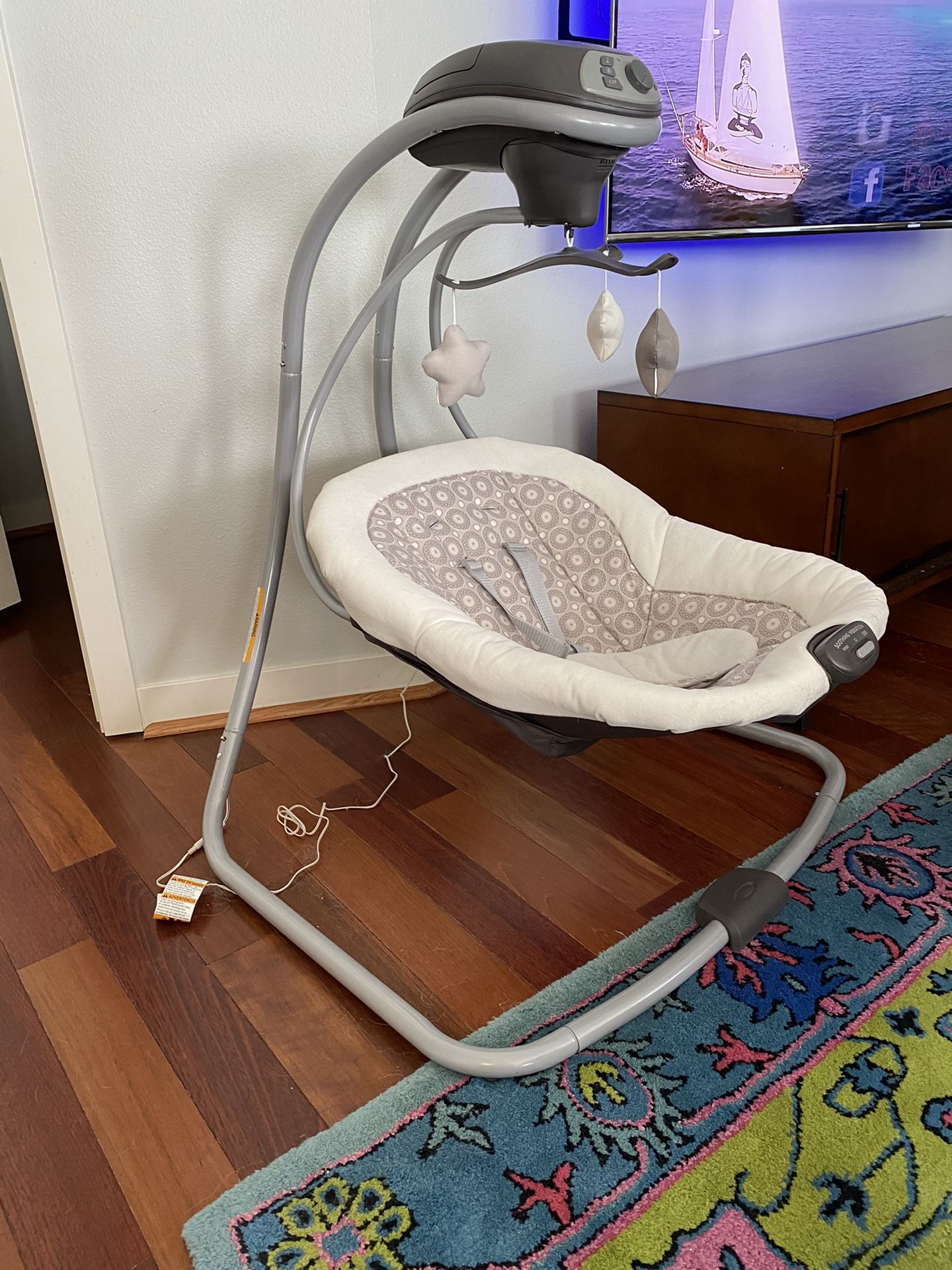 Graco baby swing PERFECT CONDITION used 1 month