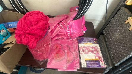Table cloths plastic runners hot pjnk honeycomb balls 3 ballon garland kit
