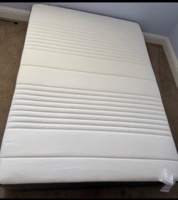 Full size mattress