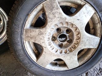 Only one tire and rim very good condition need cleaned