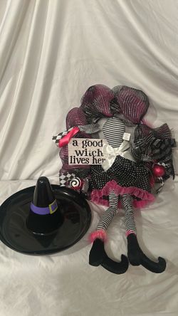 Halloween witch wall wreath & witch  hat candy dish