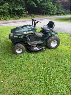Yard machin riding tractor