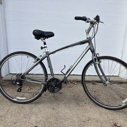Giant Cypress Hybrid Bike - Size M