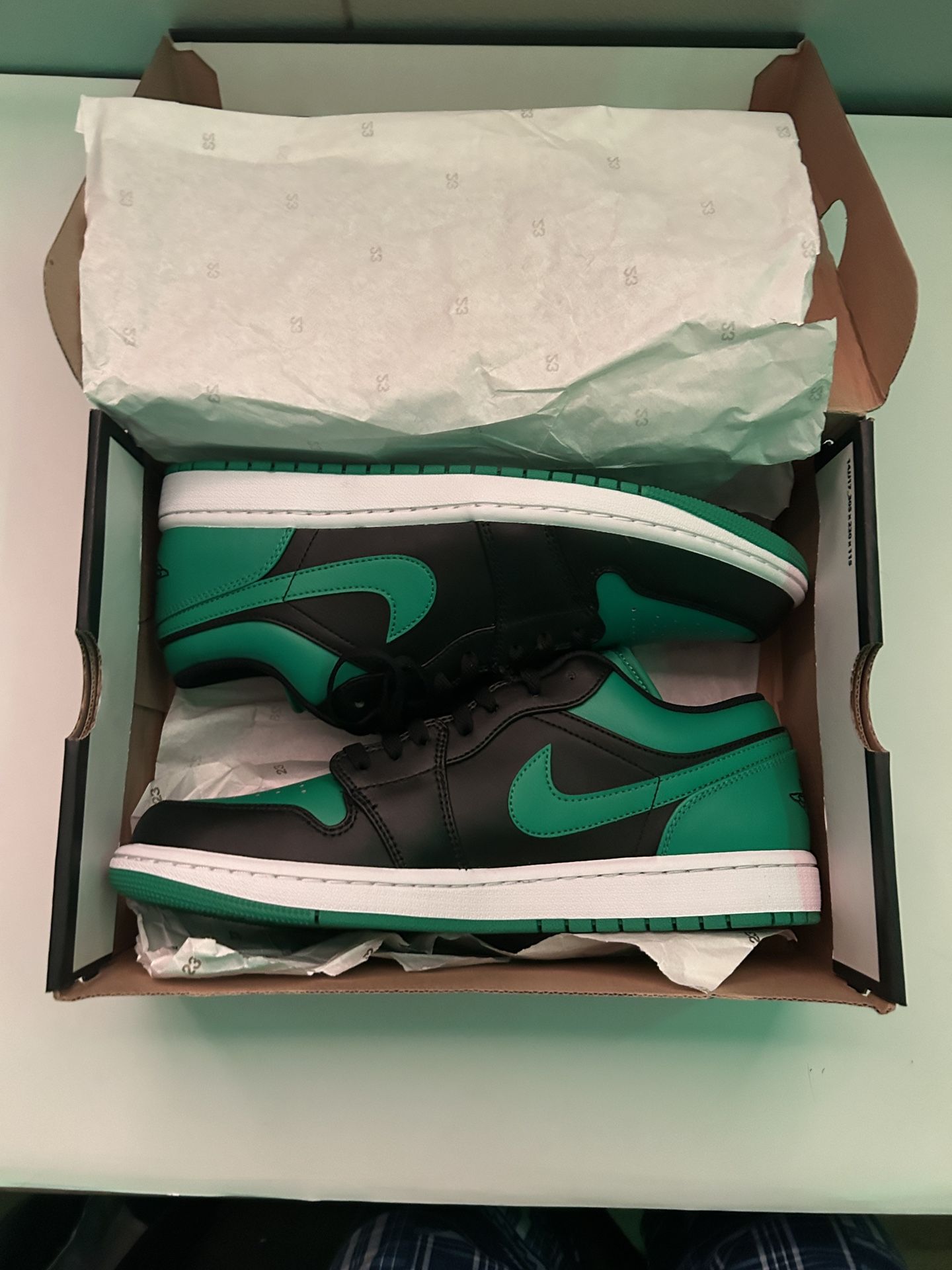 Air Jordan 1 Low Black Lucky Green 10