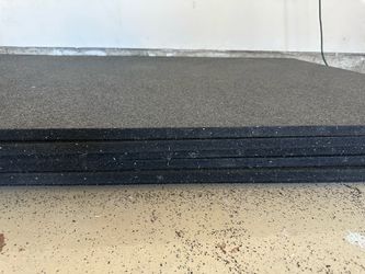 Gym flooring, rubber stall mat from tractor supply 4ft by 6ft, garage gym