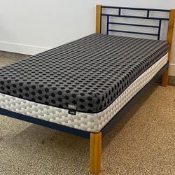 Layla Memory Foam Twin Size Mattress Bed - Like New 