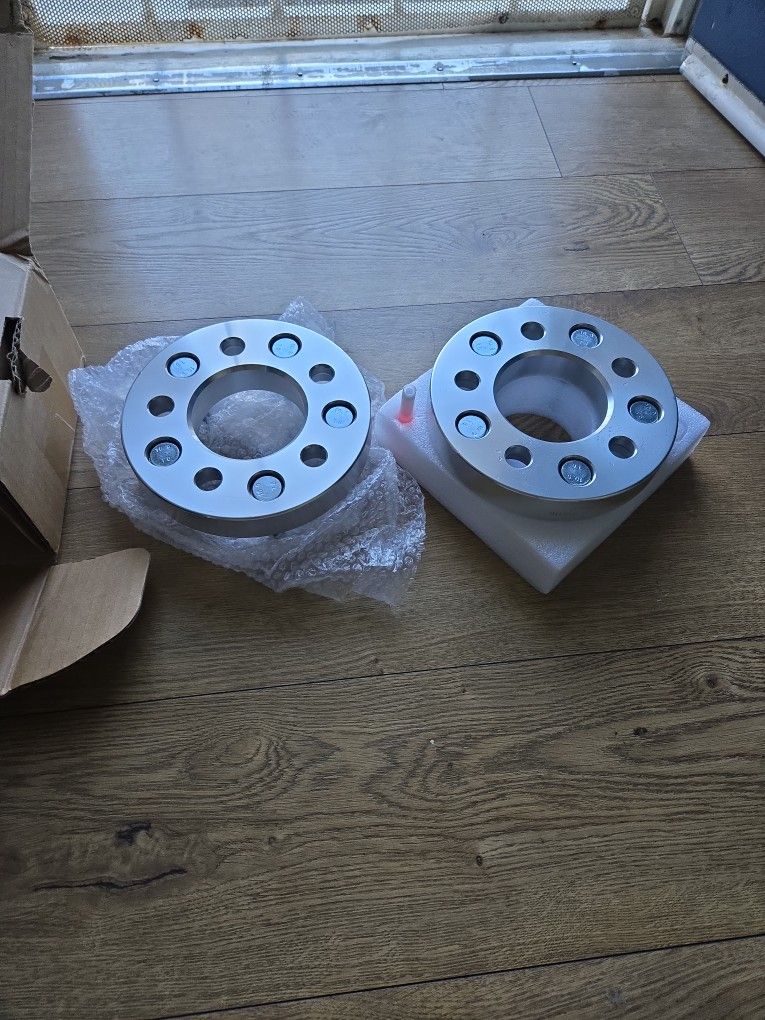 (Only 2) 1" Spacers For Honda Civic Or Hyundai Tusco