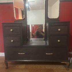 Vintage vanity