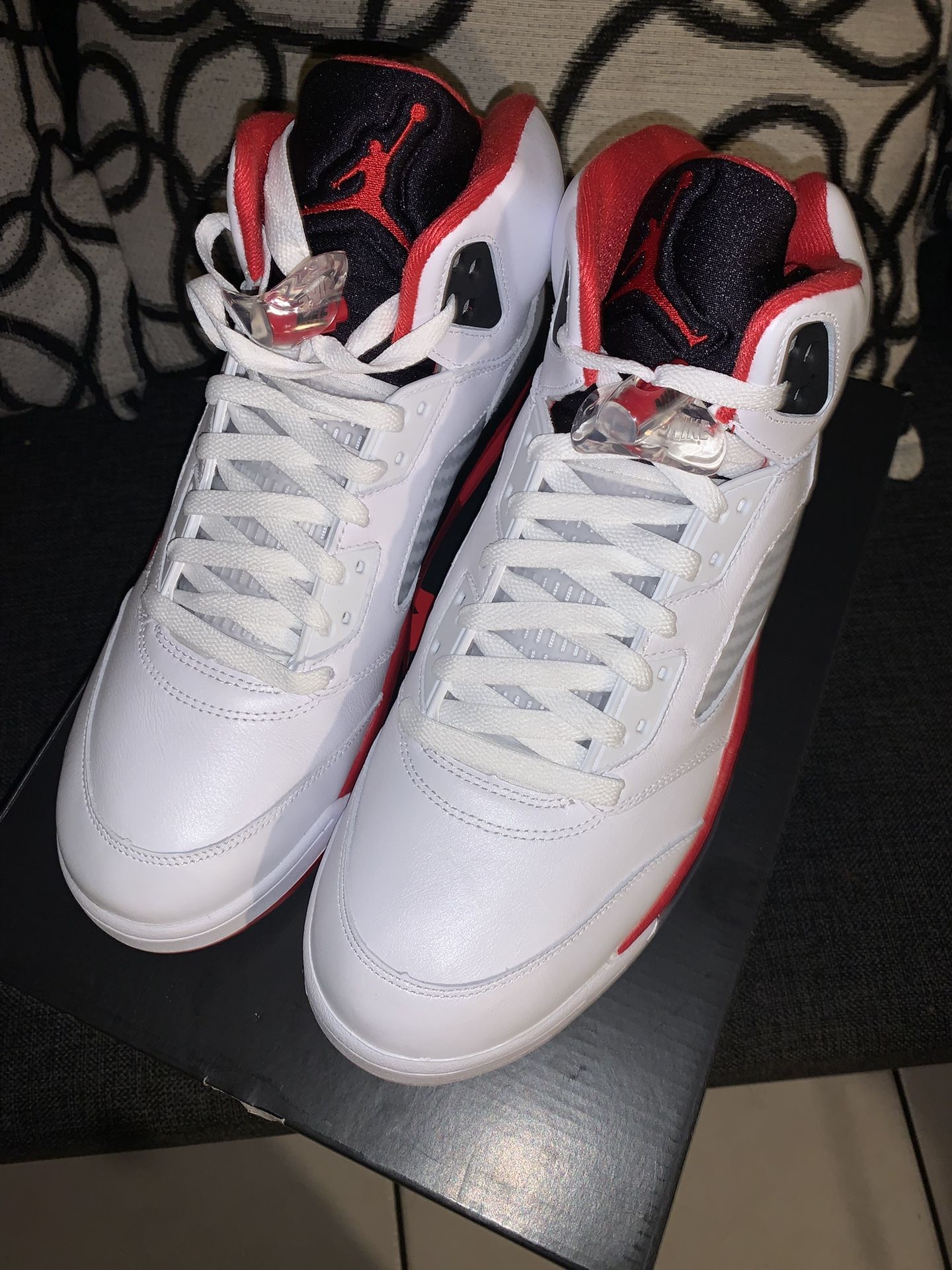 Air Jordan Retro 5 Fire Red (2025)(size:12)