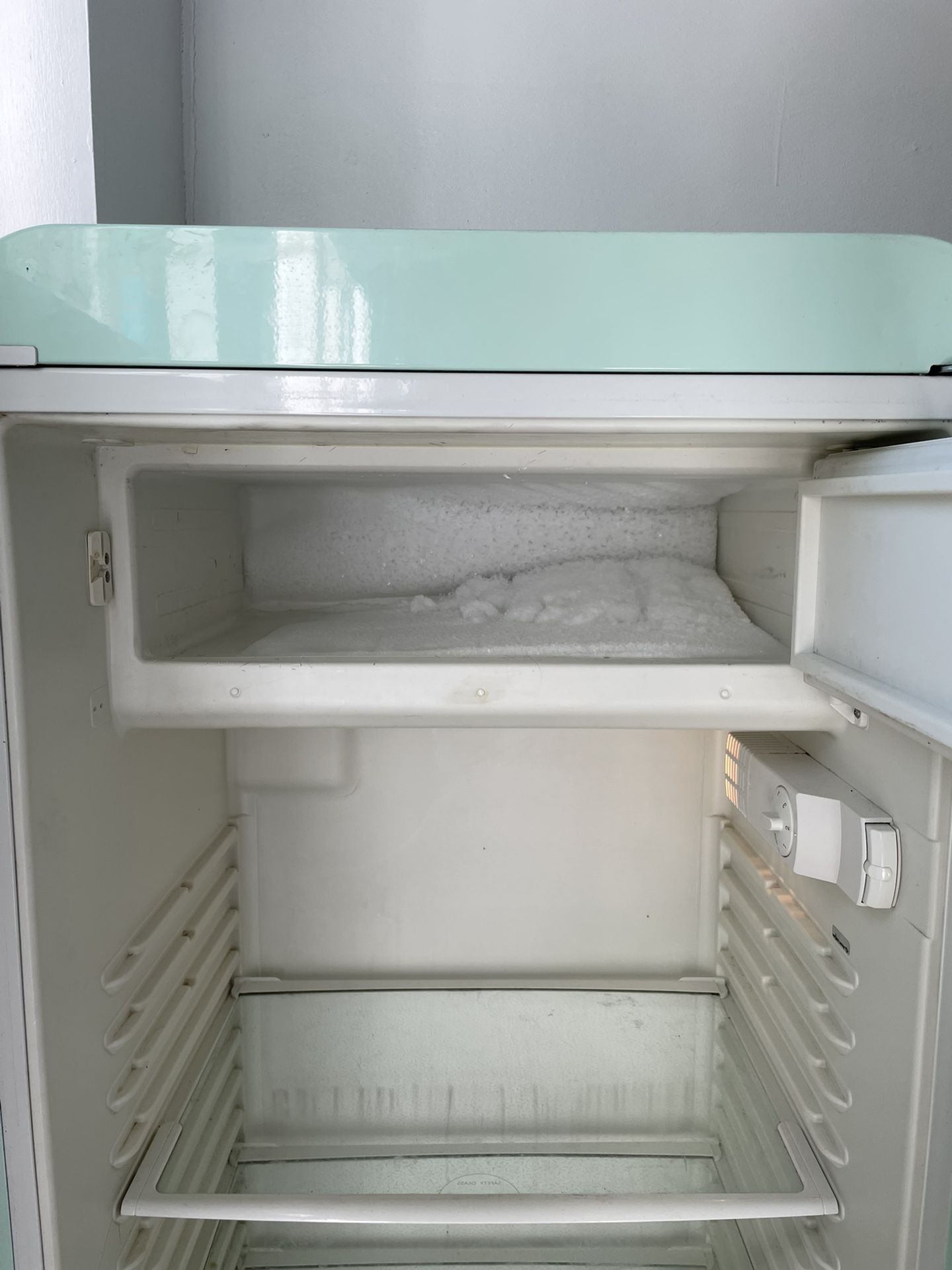 SMEG Fridge (full size, near Mint) for Sale in Los Angeles, CA OfferUp