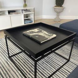 Williams Sonoma Coffee Table 26x26” 
