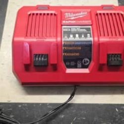 Milwaukee M18 Dual Bay Simultaneous Rapid Charger