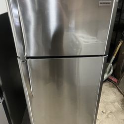 30 Inch Frigidaire Fridge 
