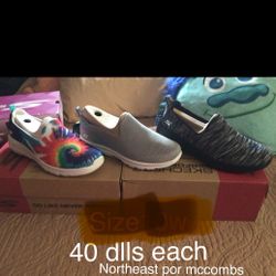 Skechers. # 11 —-40 Dlls Each Or 100 Dlls X 3 Pairs