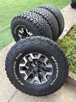 16 inches Toyota Tacoma wheels and tires