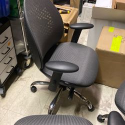 XUTONOMOUS. Office / Desk Chairs