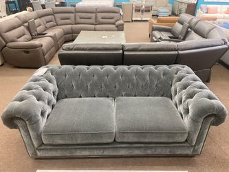 ❣️Grey Velvet Loveseat❣️