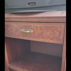 2x Matching Pair of Nightstands with Drawers and Storage Space For Sale 