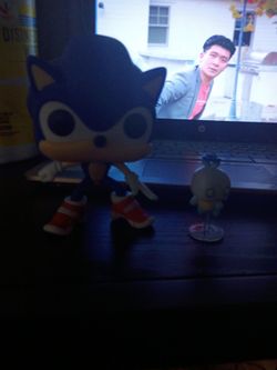 Sonic and chao funko pop