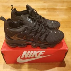 Nike Air Vapormax Plus Triple Black  -  Size 10