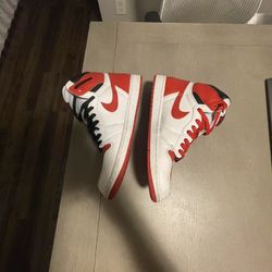 Jordan 1 Retro High Og Heritage (size 11)