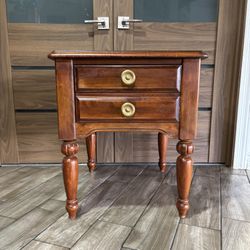 Mahogany Sheraton Style Side Table By La-Z-Boy.