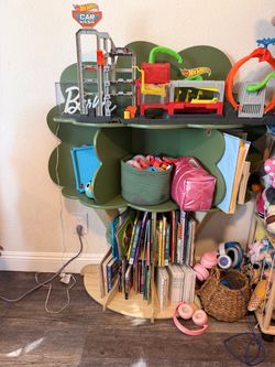 Tree book shelf