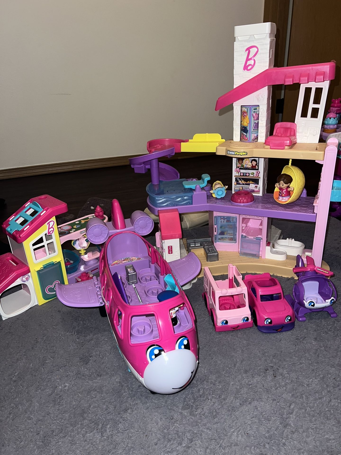 Barbie Little People Set
