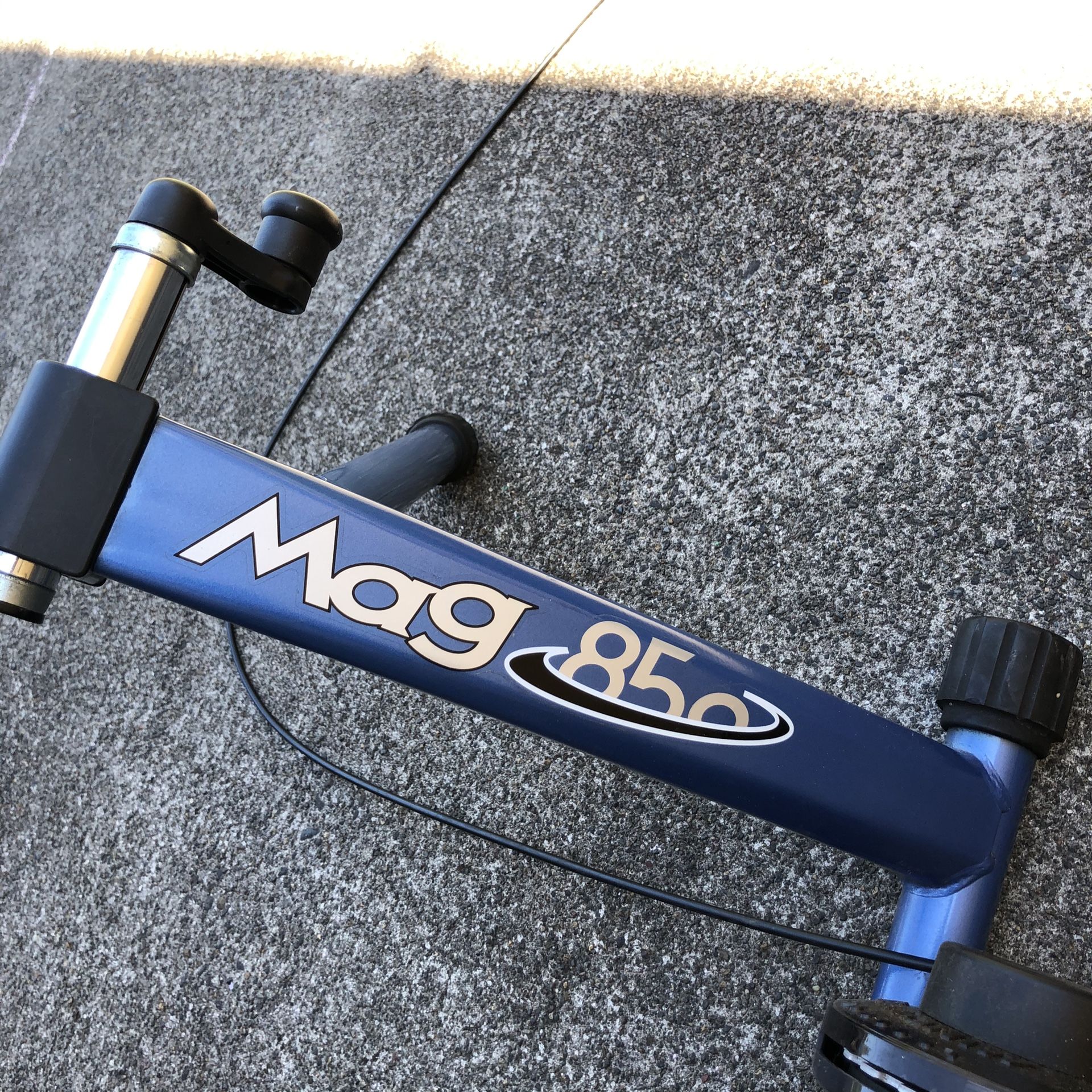minoura mag 850 price