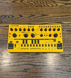 Behringer TD-3-MO Synth