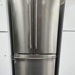 Maytag 33”wide French Door Refrigerator With Ice Maker 