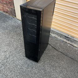 Frigidaire 18 Bottle Wine Cooler
