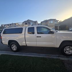 2019 Toyota Camper Shell & Rack