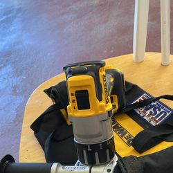Dewalt DCD998-1/2”13mm/ POWER DETECT HammerDrill-Drill Driver Tool Only/Solo herramienta. 