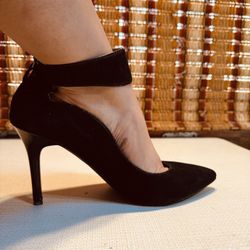Levity Black Ankle Strap Heels Size 11