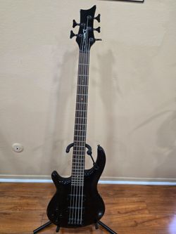 Dean  edge 5 string bass black lefty