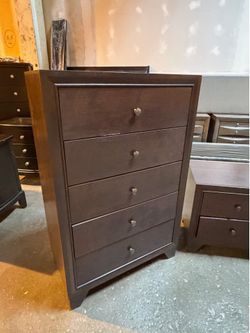 Dark Brown 5-Drawer Chest/Tall Dresser