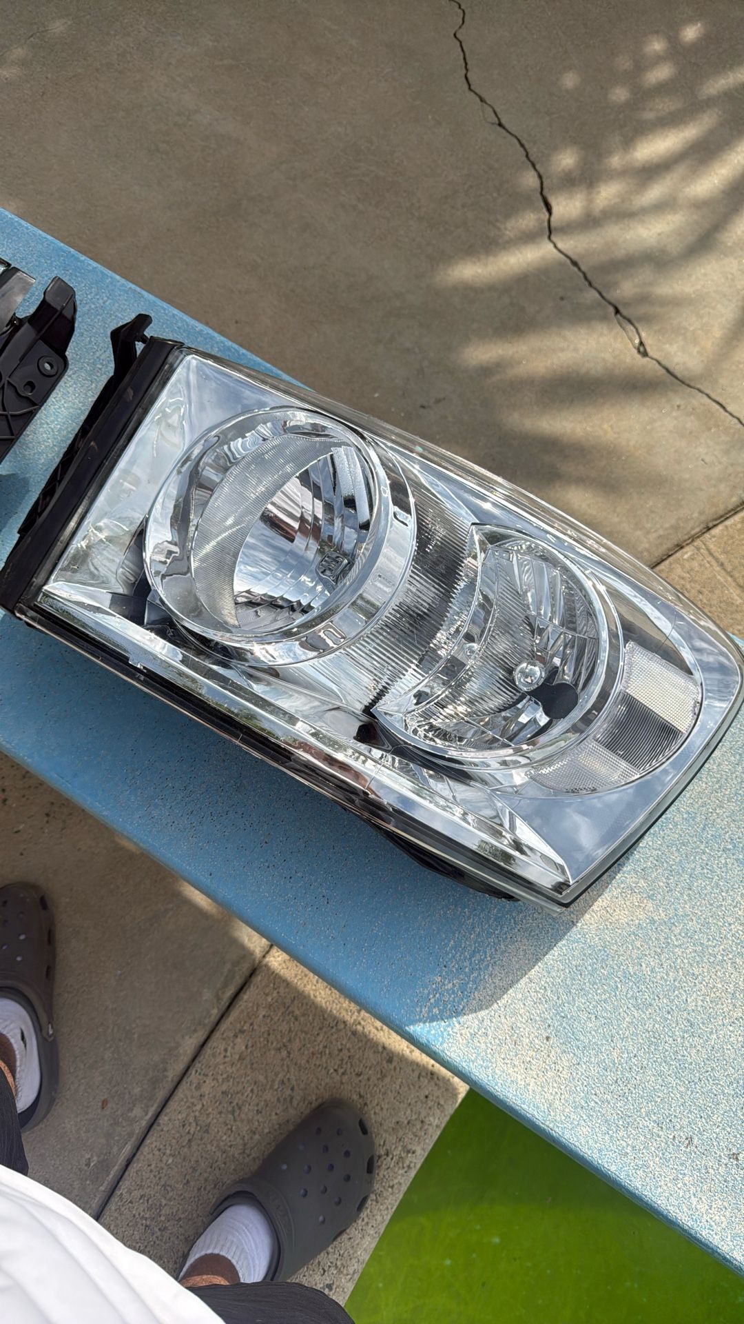 Dodge Ram 07 Headlight Housing