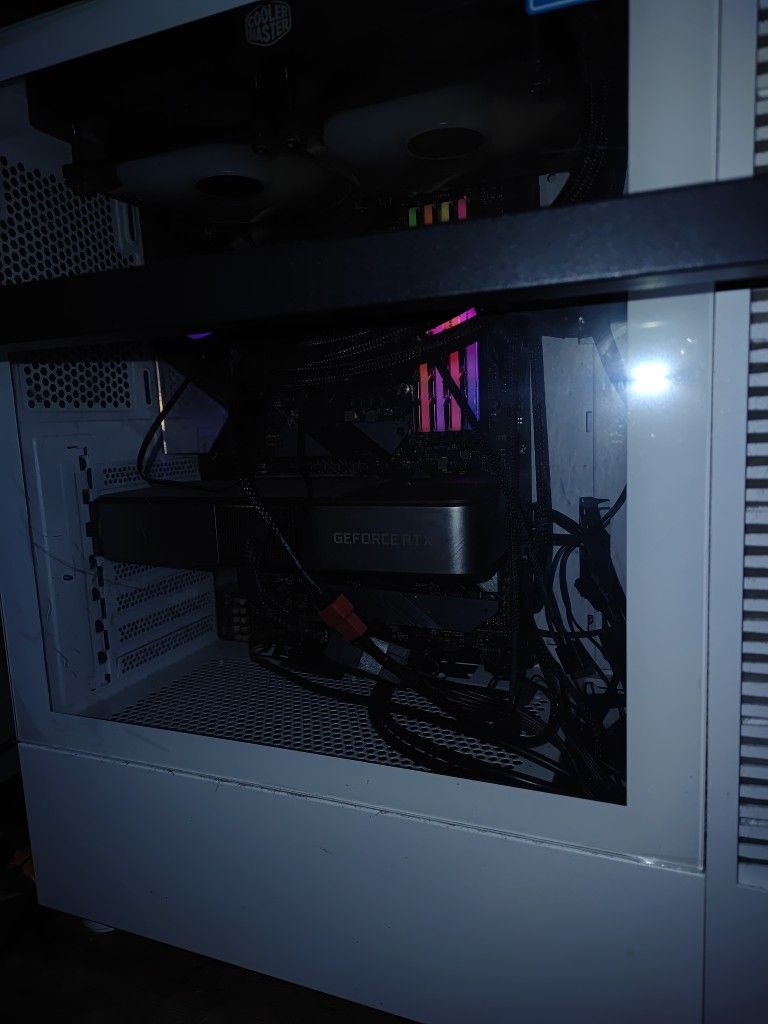 Gaming PC 3070 Duo monitor Setup 