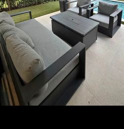 Outdoor patio set
