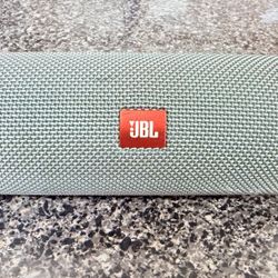 JBL Flip 5 Bluetooth Speaker 