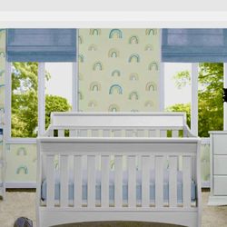 Delta Beautiful 4 In 1 Convertible White Crib/ Make Me An Offer 