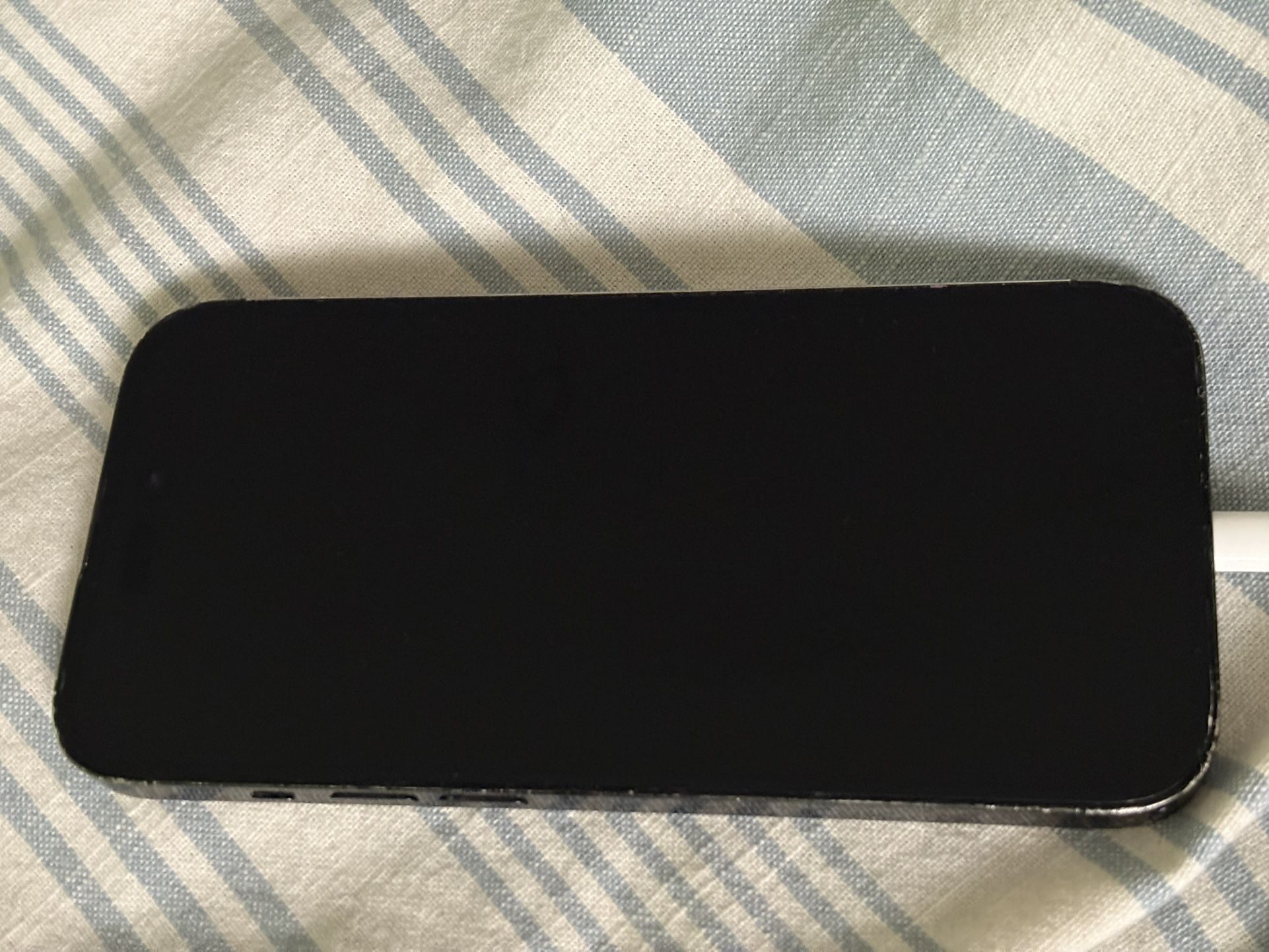 iPhone 14 Pro Black Cracked Back Unlocked In box